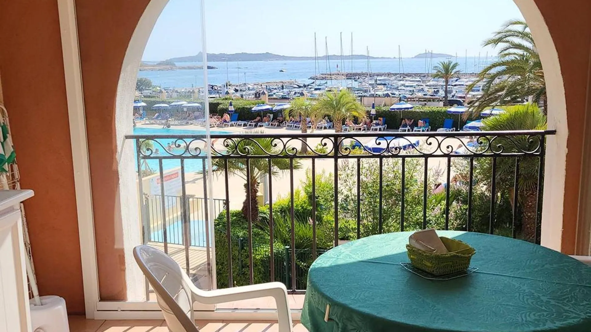 T2 Avec Piscine, Parking Prive A 200M Des Plages Et Commerces - Fr-1-316-237 Six-Fours-les-Plages France