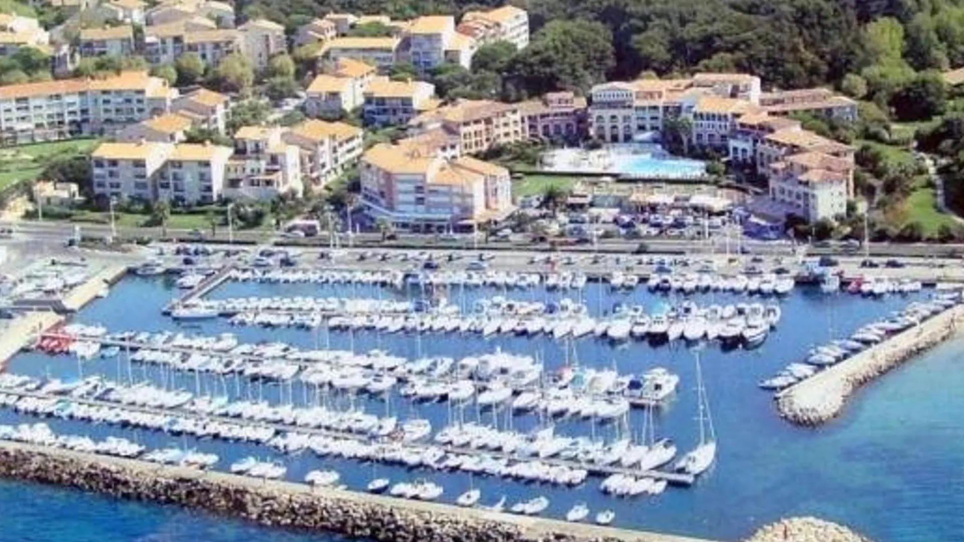 Apartment T2 Avec Piscine, Parking Prive A 200M Des Plages Et Commerces - Fr-1-316-237 Six-Fours-les-Plages